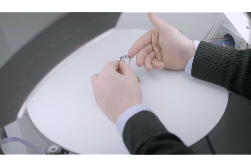 Product Jewelry Equipment for professionals | Video & Lighting by ALO